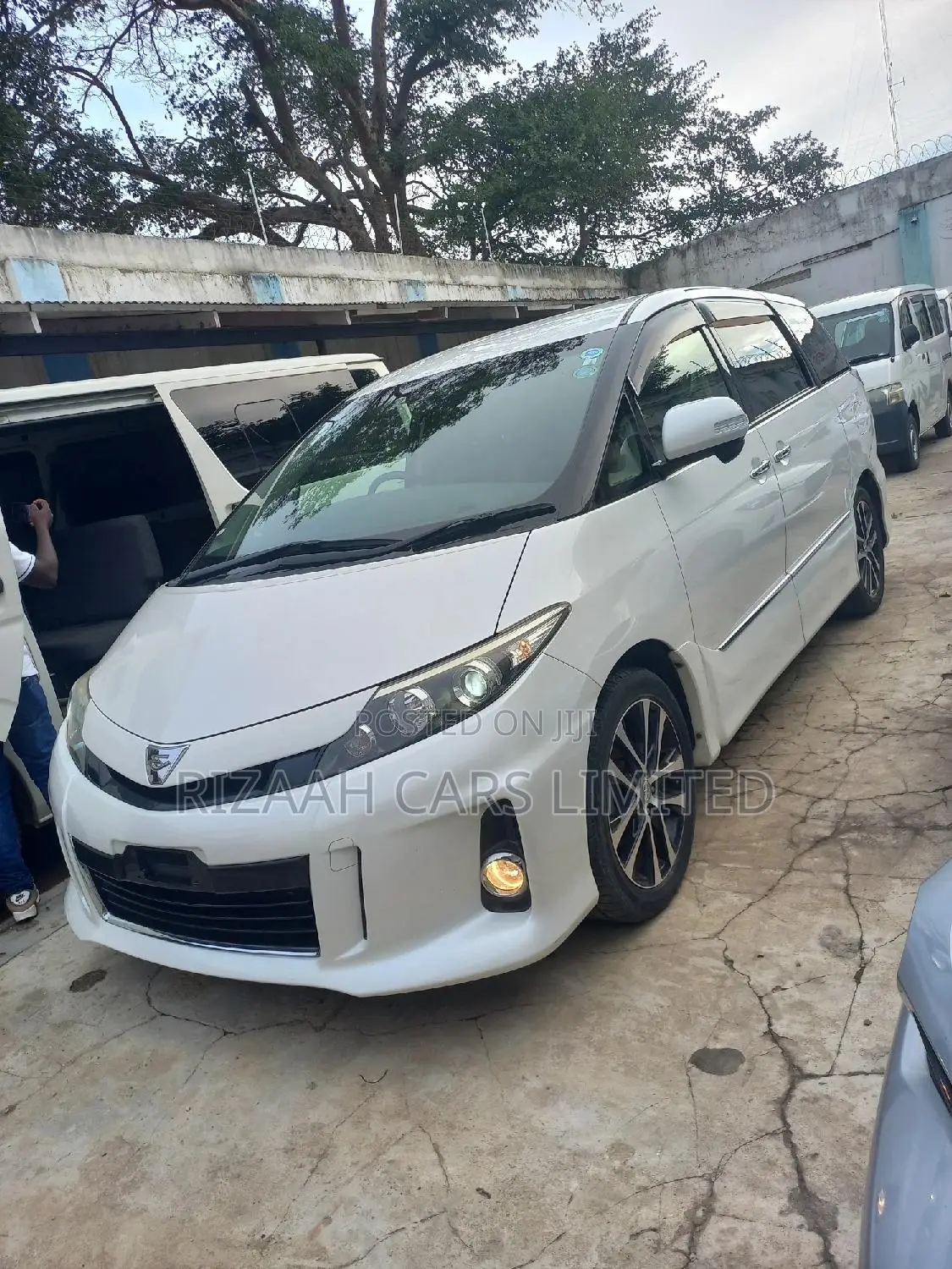 Toyota Estima 2017 White