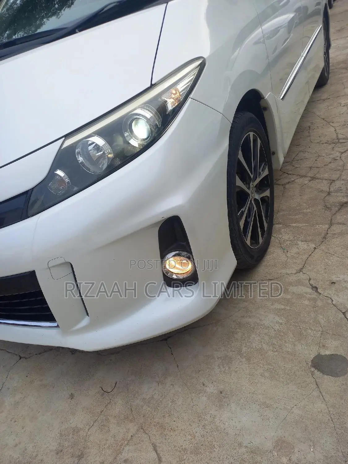 Toyota Estima 2017 White