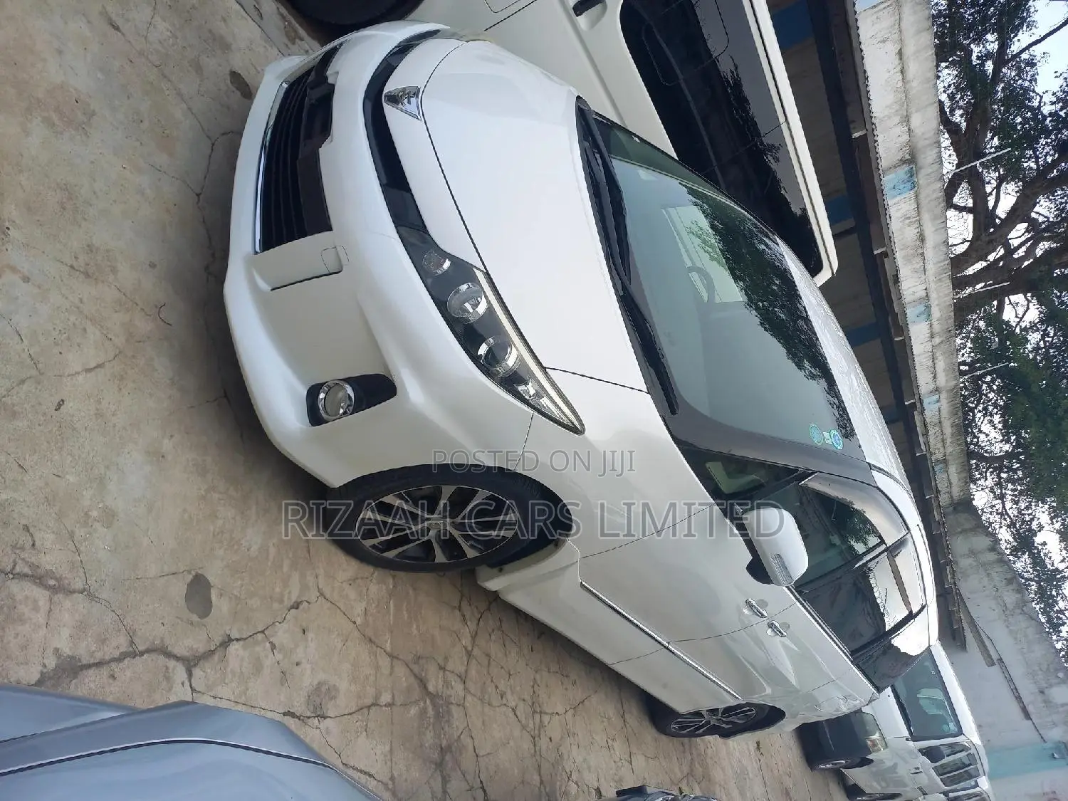 Toyota Estima 2017 White