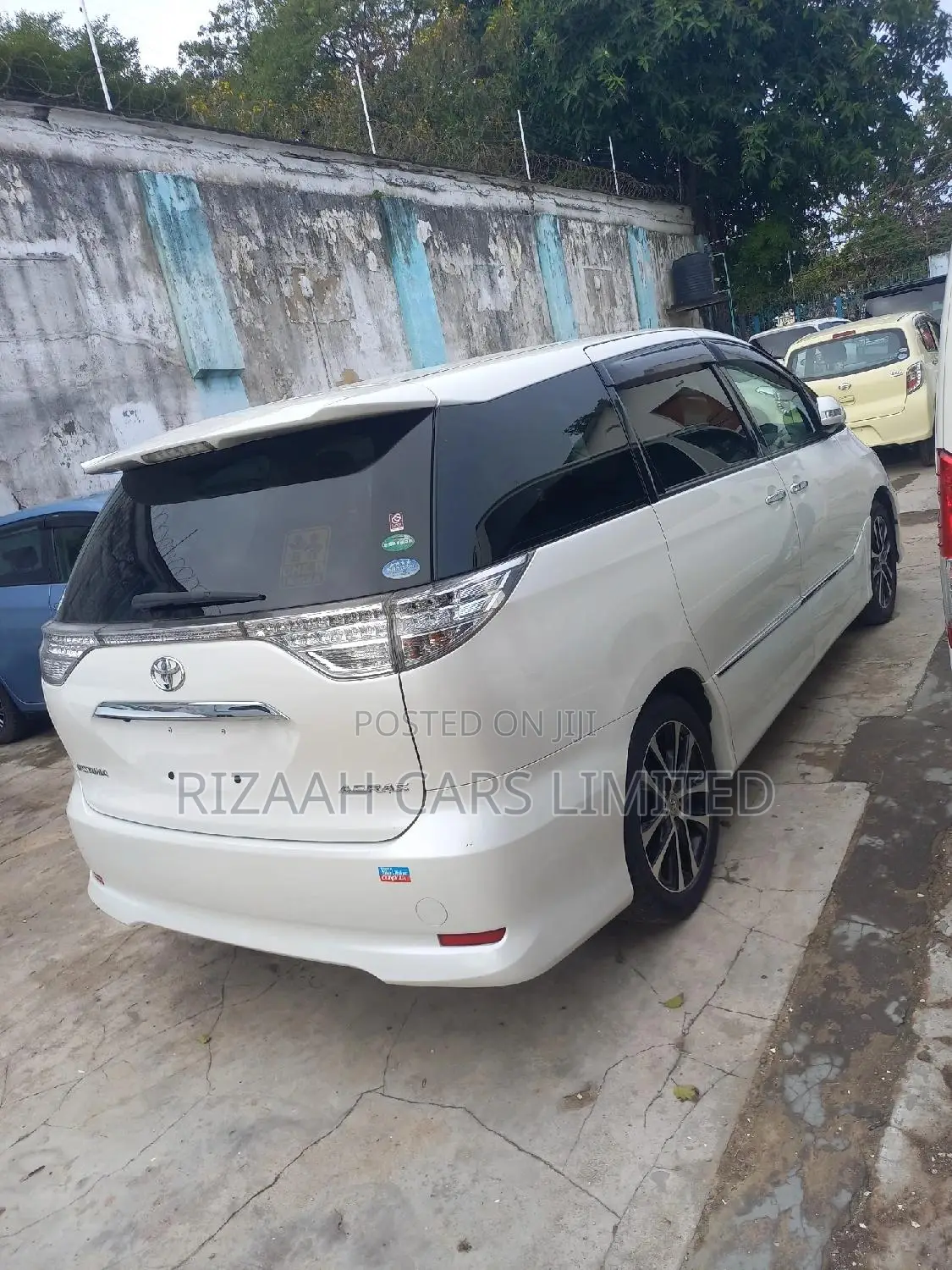 Toyota Estima 2017 White