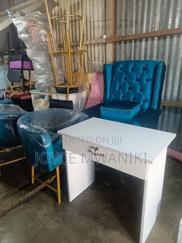 Manicure Table, Pedicure Seat, Manicure Seat - main view