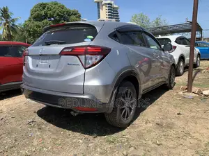 Honda Vezel 1.5 Hybrid 2WD 2017 Silver
