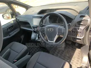 Toyota Voxy 2016 Purple
