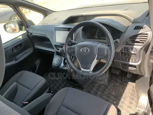 Toyota Voxy 2016 Purple