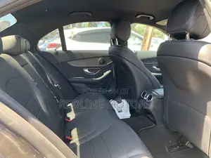 Mercedes-Benz C200 2018 Blue