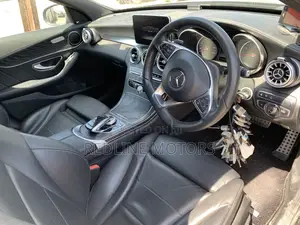 Mercedes-Benz C200 2018 Blue