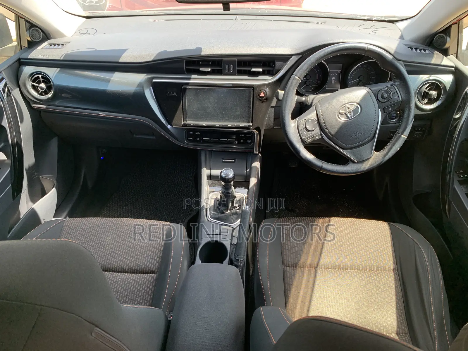 Toyota Auris 2017 Red