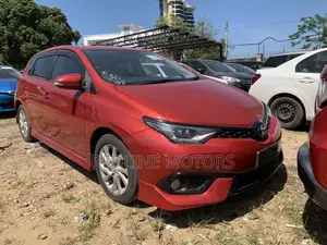 Toyota Auris 2017 Red
