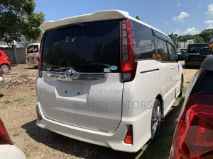 Toyota Noah 2.0 FWD (7 Seater) 2017 Pearl