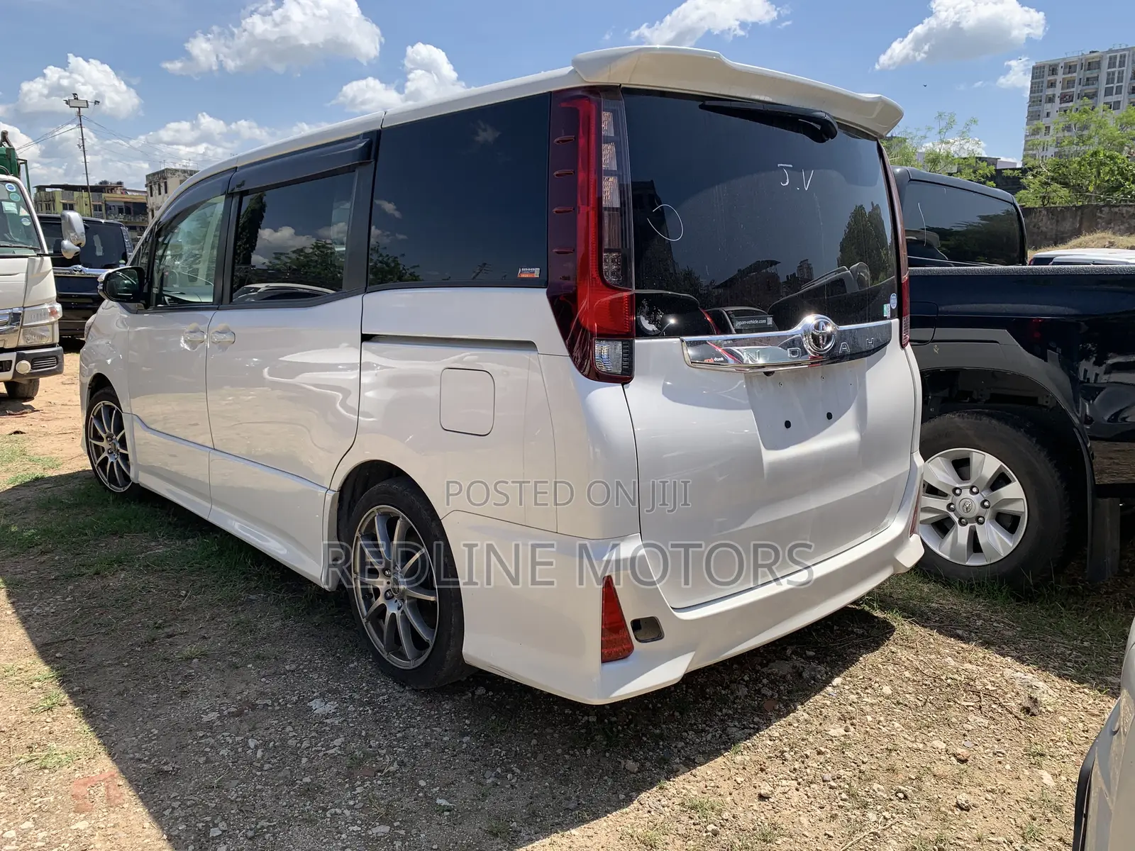 Toyota Noah 2.0 FWD (7 Seater) 2017 Pearl