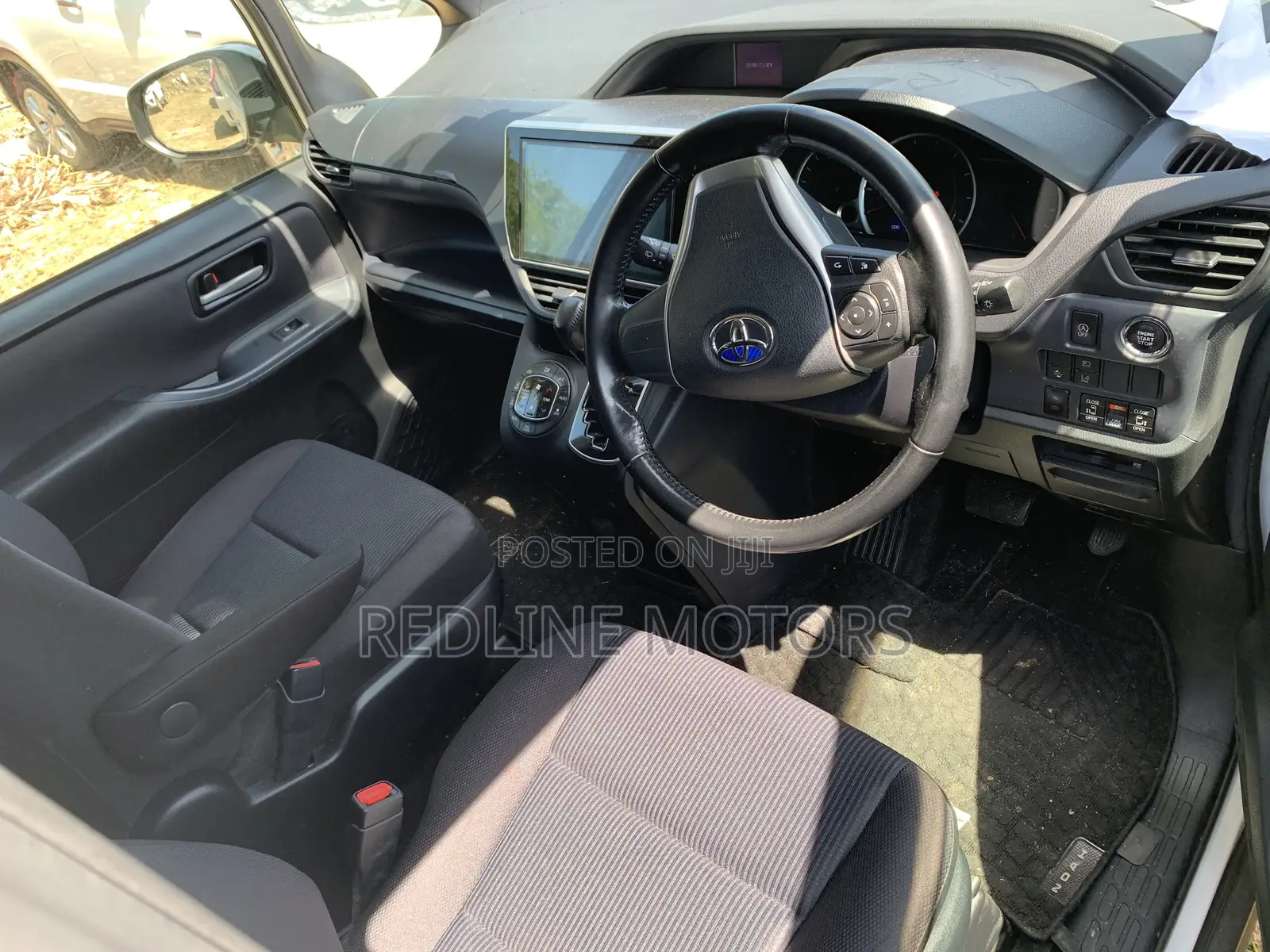 Toyota Noah 2.0 FWD (7 Seater) 2017 Pearl