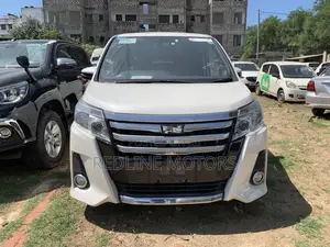 Toyota Noah 2.0 FWD (7 Seater) 2017 Pearl