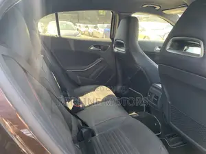 Mercedes-Benz GLA-Class 2017 Brown