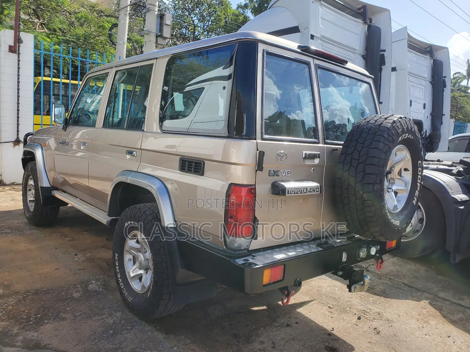 Toyota Land Cruiser 4.5 V8 TD 2018 Gold