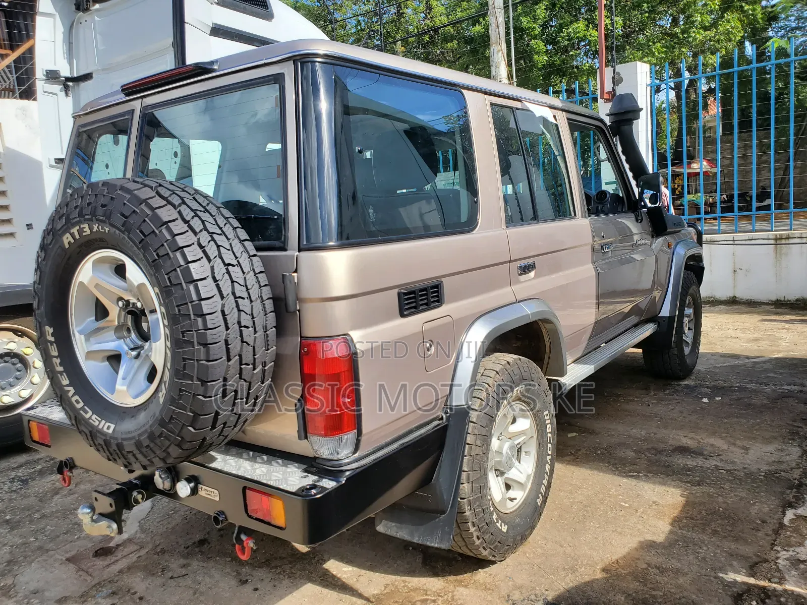 Toyota Land Cruiser 4.5 V8 TD 2018 Gold
