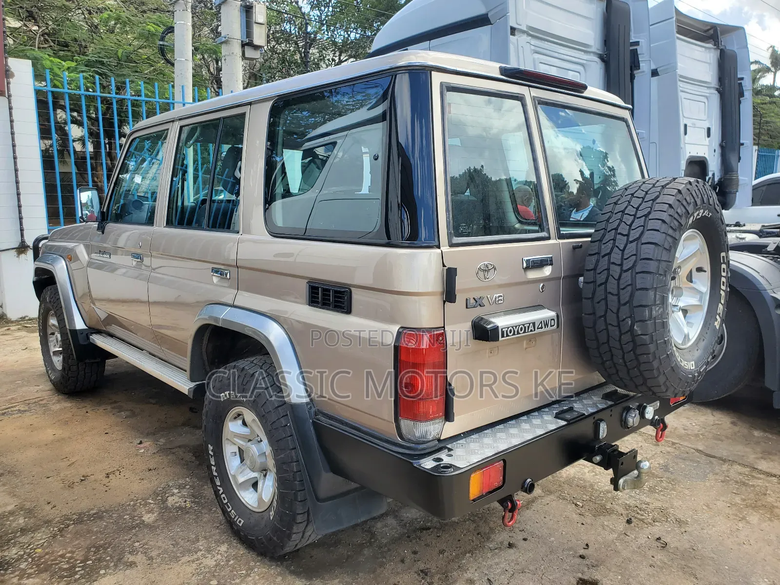 Toyota Land Cruiser 4.5 V8 TD 2018 Gold