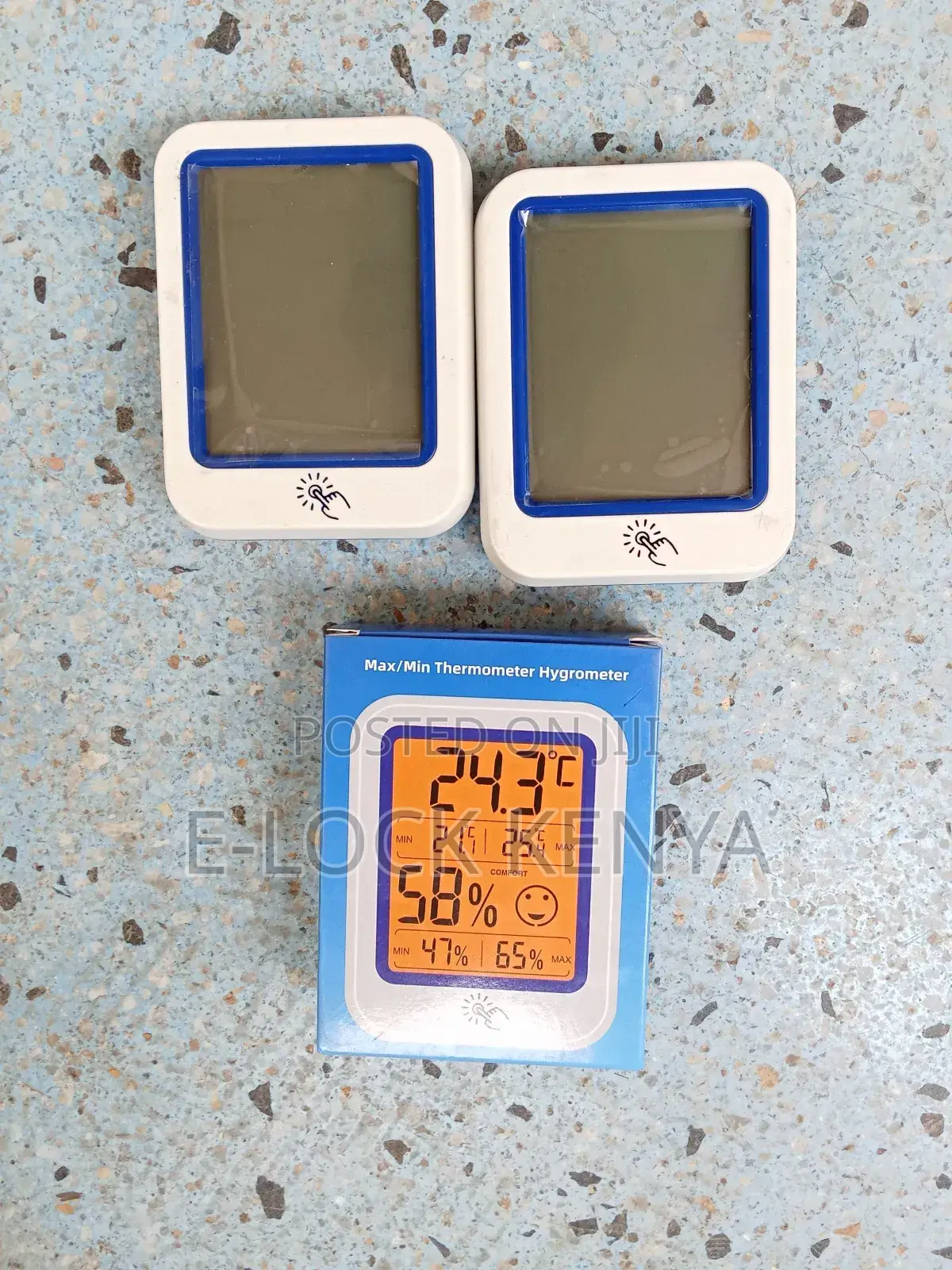 School Hygrometer With Integrated Temperature Gauge