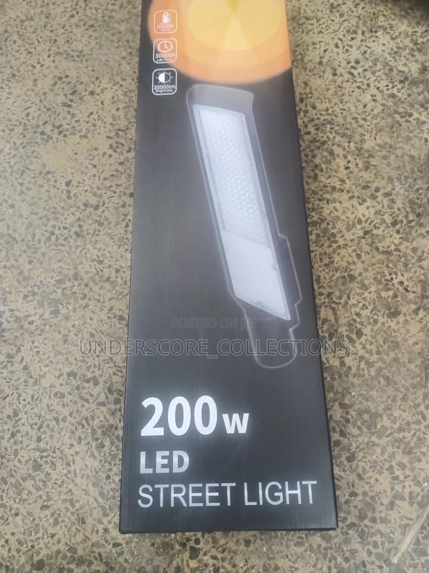 200 Watts Solar Street Lights - main view