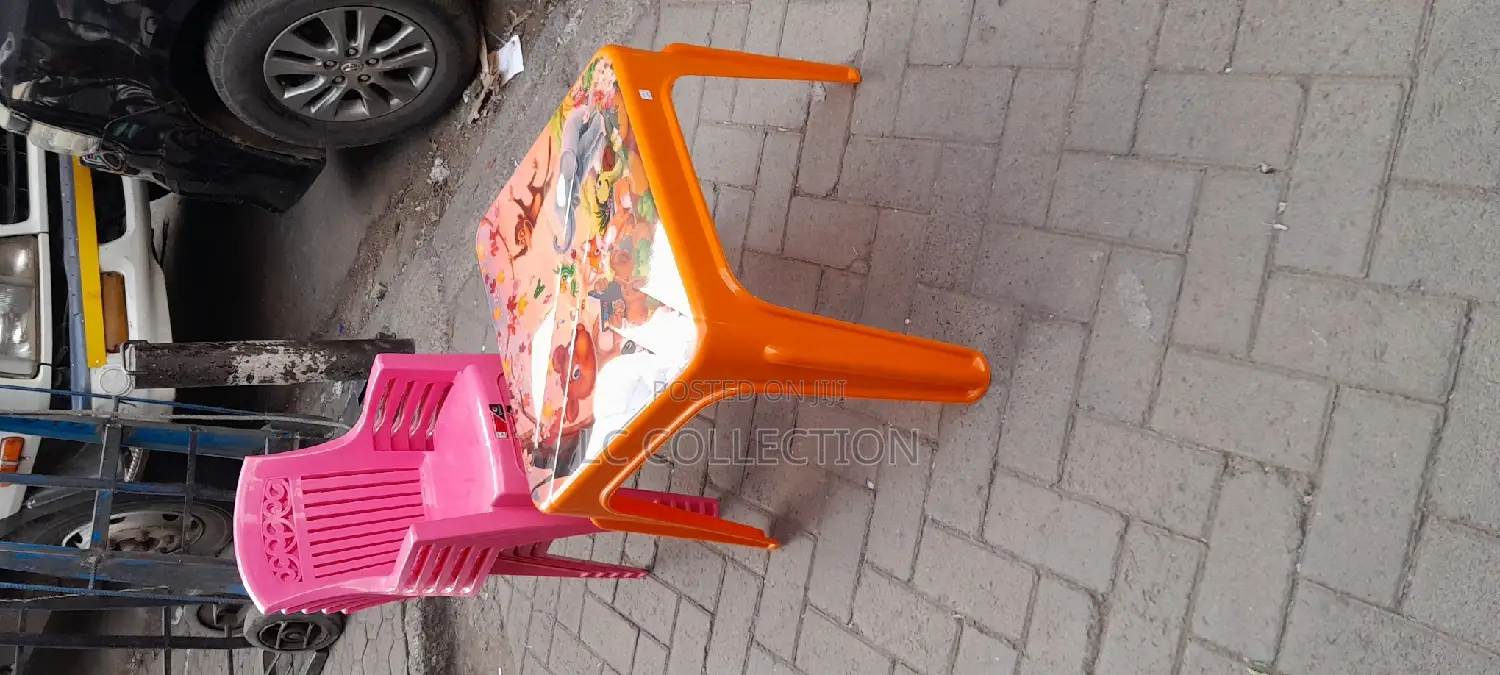 Plastic Chairs and Table Set of 4 Chairs and Table