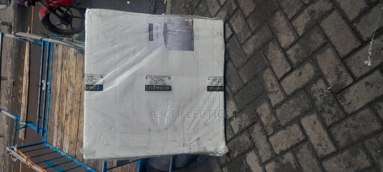 4 Seater Plastic Table