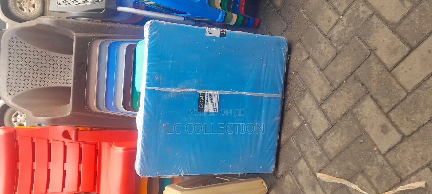 4 Seater Plastic Table