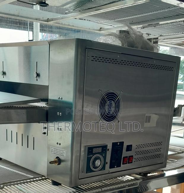 Conveyor Pizza Oven - main view