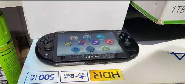 Ps Vita Chipped With 10games and the Charger.