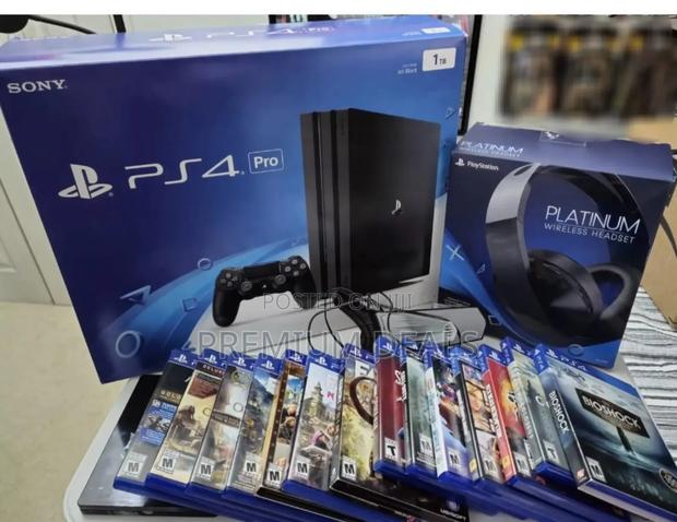 Ex  Playstation4 Pro With Games.