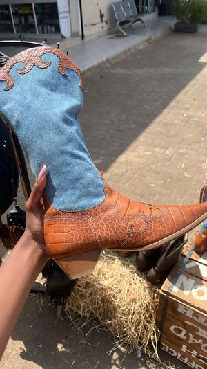 Elegant Cowboy Boots - thumbnail 2