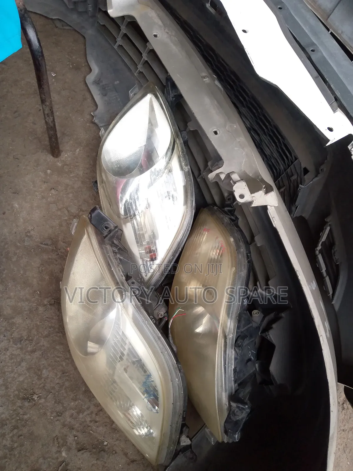 Vitz Headlights 2004/2005