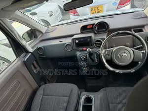 Toyota Spade 1.5 2019 Silver