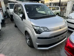 Toyota Spade 1.5 2019 Silver