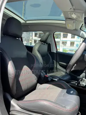 Peugeot 2008 1.2 PureTech (130 Hp) 2017 Red