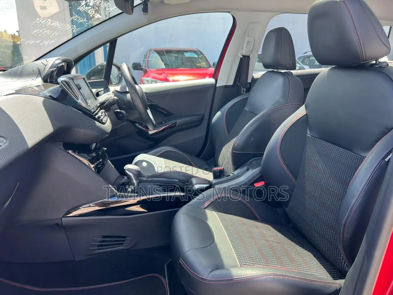 Peugeot 2008 1.2 PureTech (130 Hp) 2017 Red