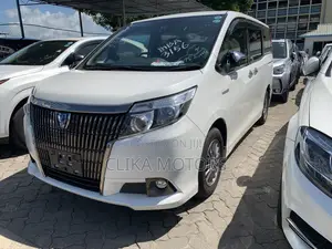 Toyota Esquire 1.8 FWD Hybrid (7 seater) 2017 White