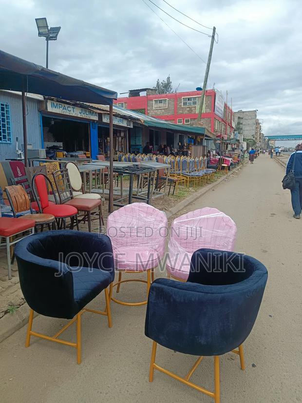Manicure Seats, 2 Black 2 Pink  - thumbnail 2