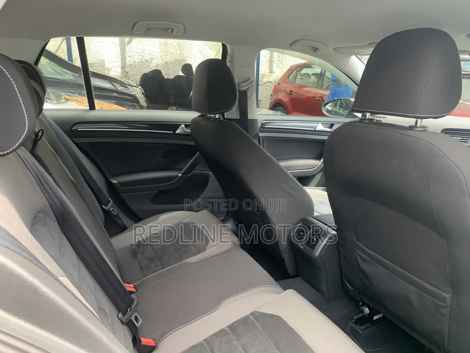 Volkswagen Golf R 4-Door 2016 Black