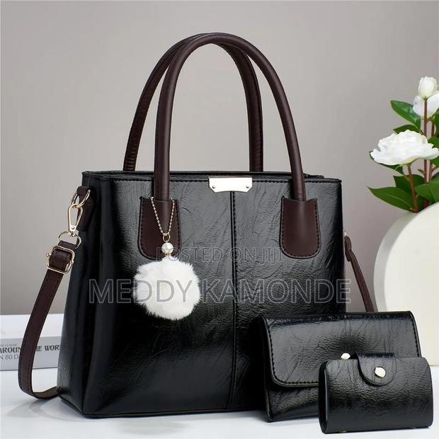 Designer Quality Handbags - thumbnail 2