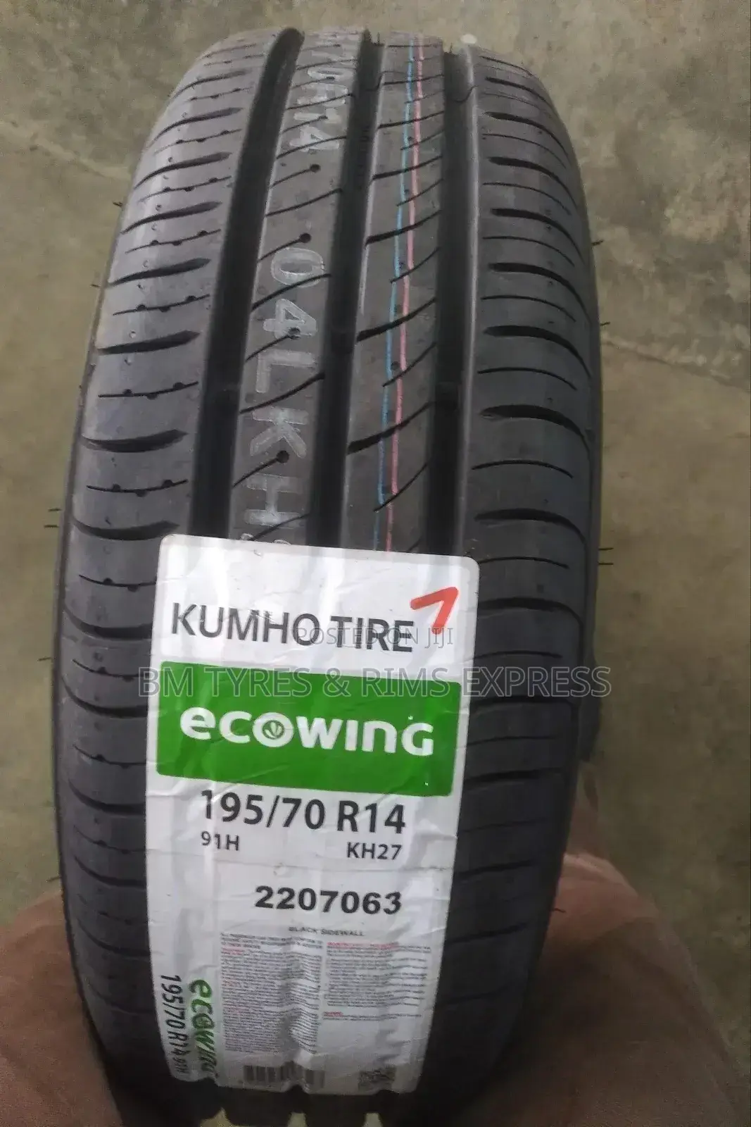 195 /70 R14 KHUMO TYRES (Korea)