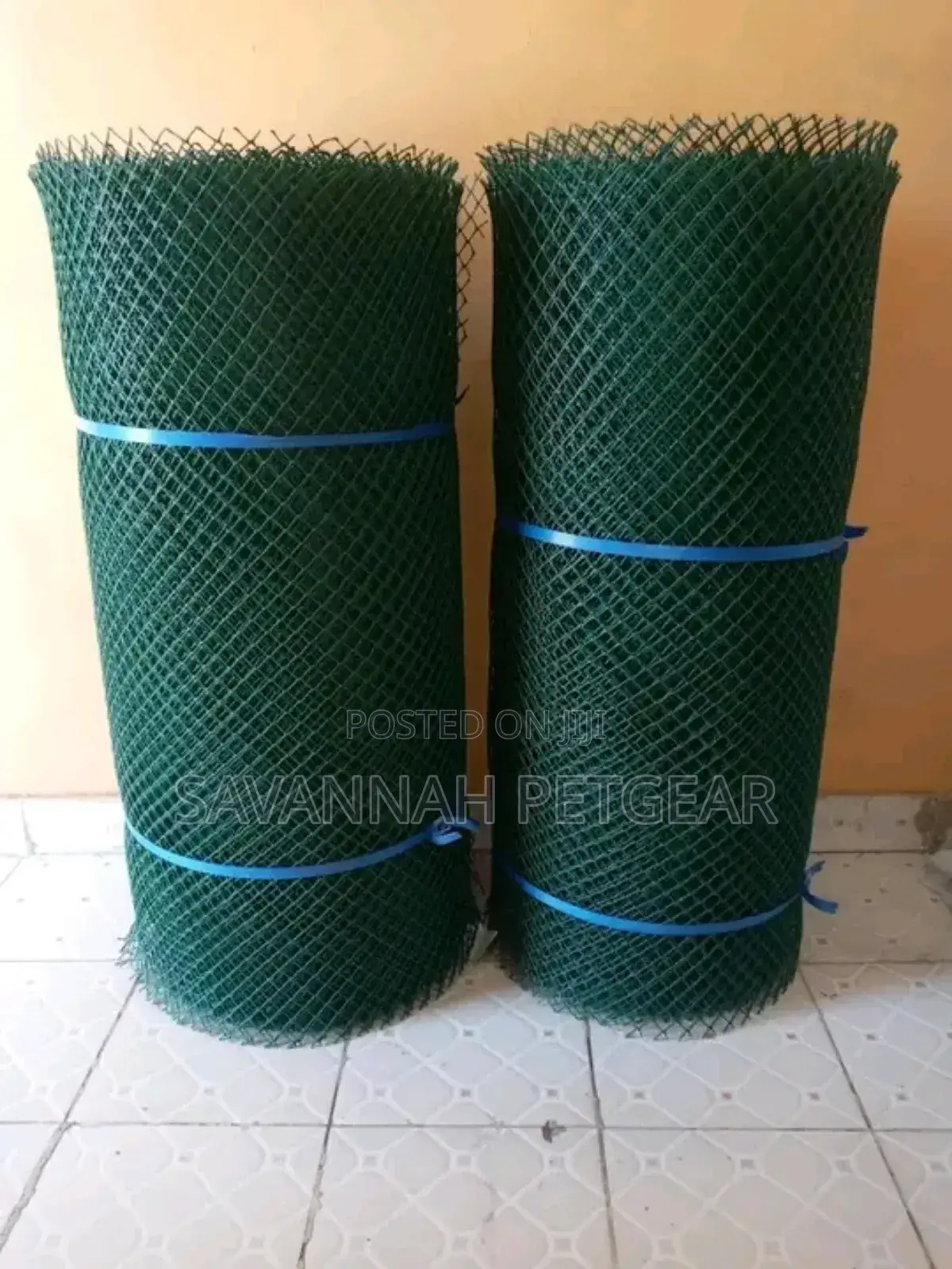 Plastic Poultry Mesh Roll for Big Birds Turkey Green, Blue