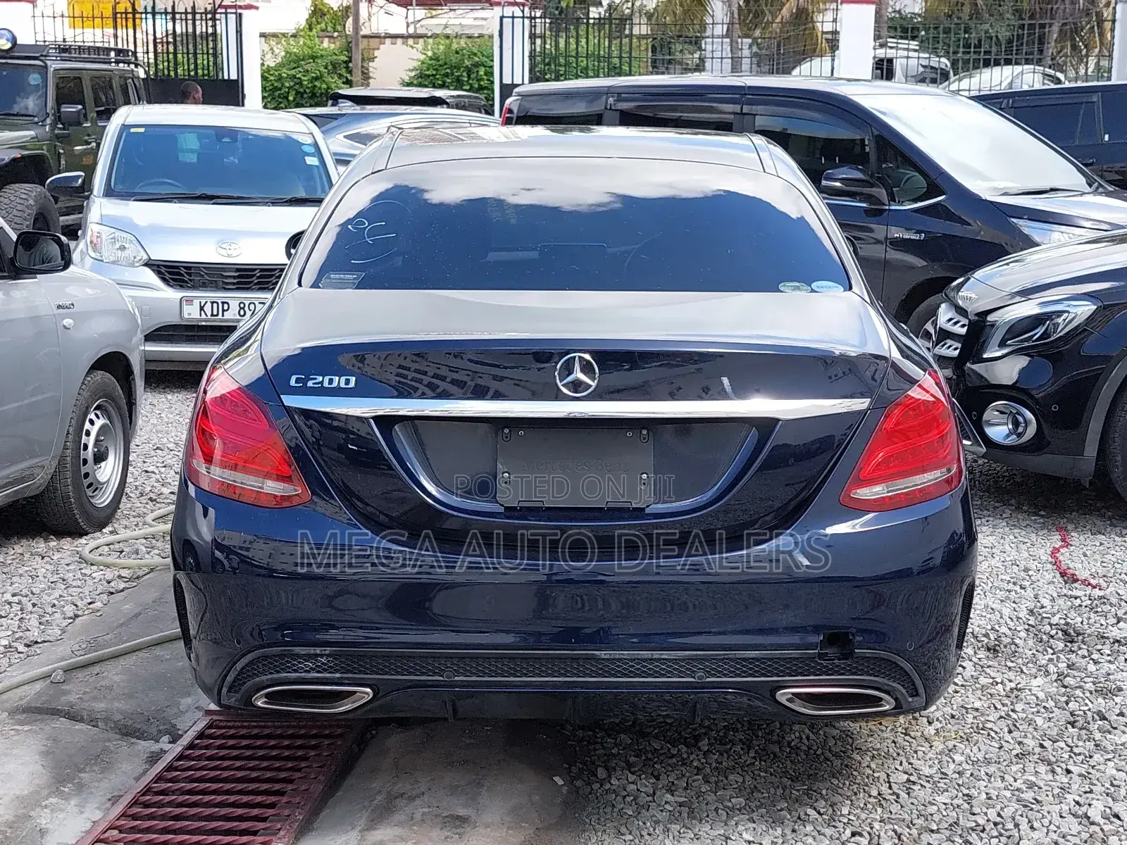 Mercedes-Benz C200 2018 Blue