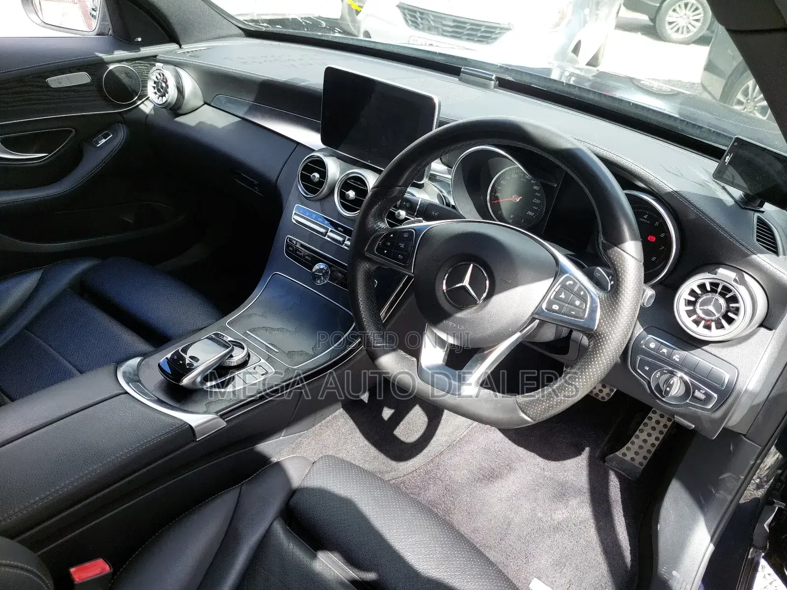 Mercedes-Benz C200 2018 Blue