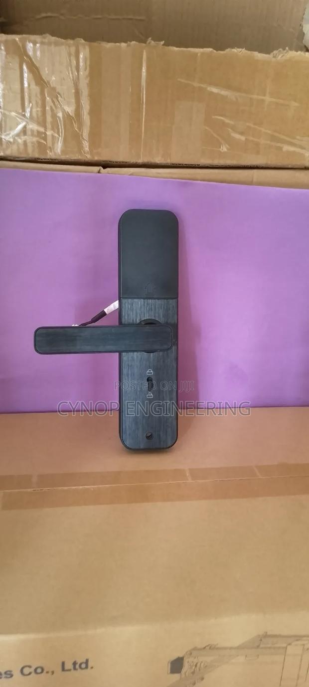 Airbnb Mobile App Door Security - main view