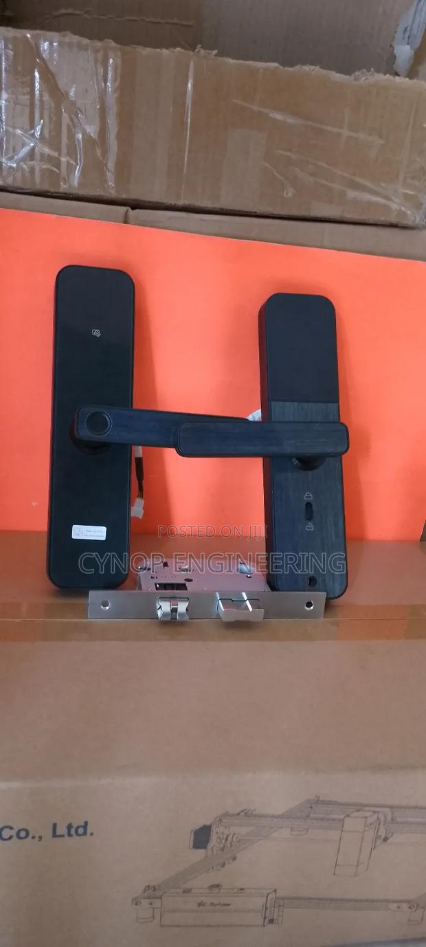 Pharmacy Mobile App Door Lock - main view