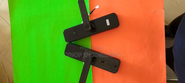 Airbnb Mobile App Door Lock - main view