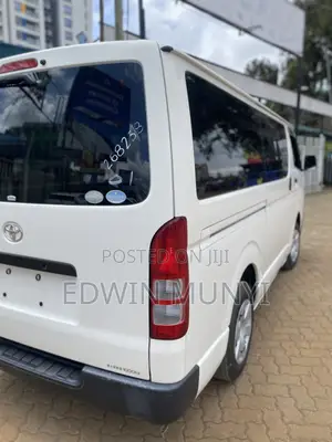 Toyota HiAce 2018 White