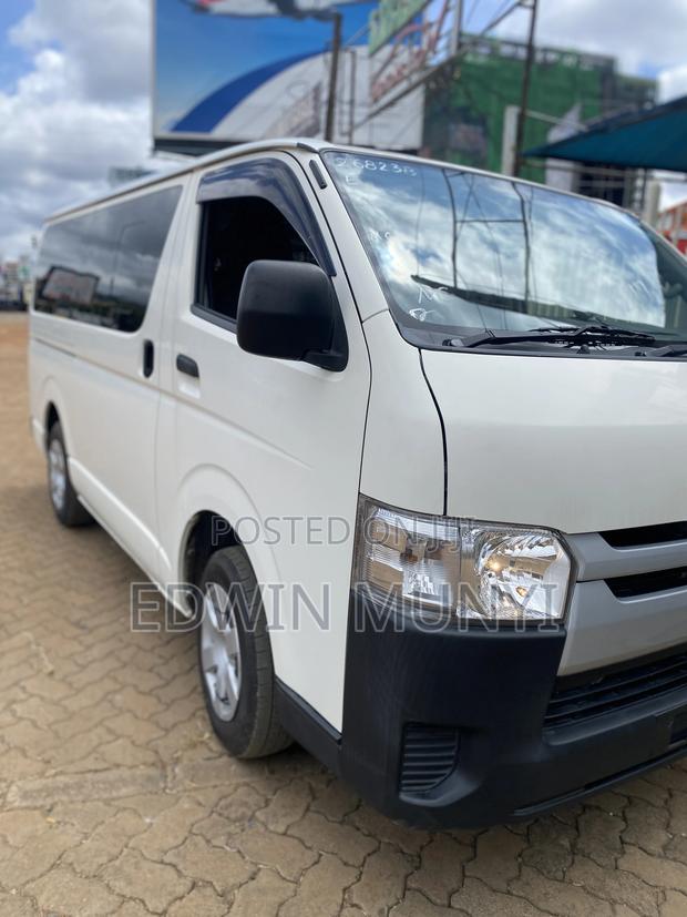 Toyota HiAce 2018 White - thumbnail 2