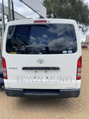 Toyota HiAce 2018 White