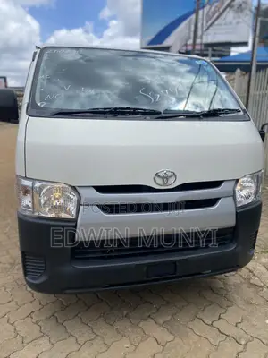 Toyota HiAce 2018 White
