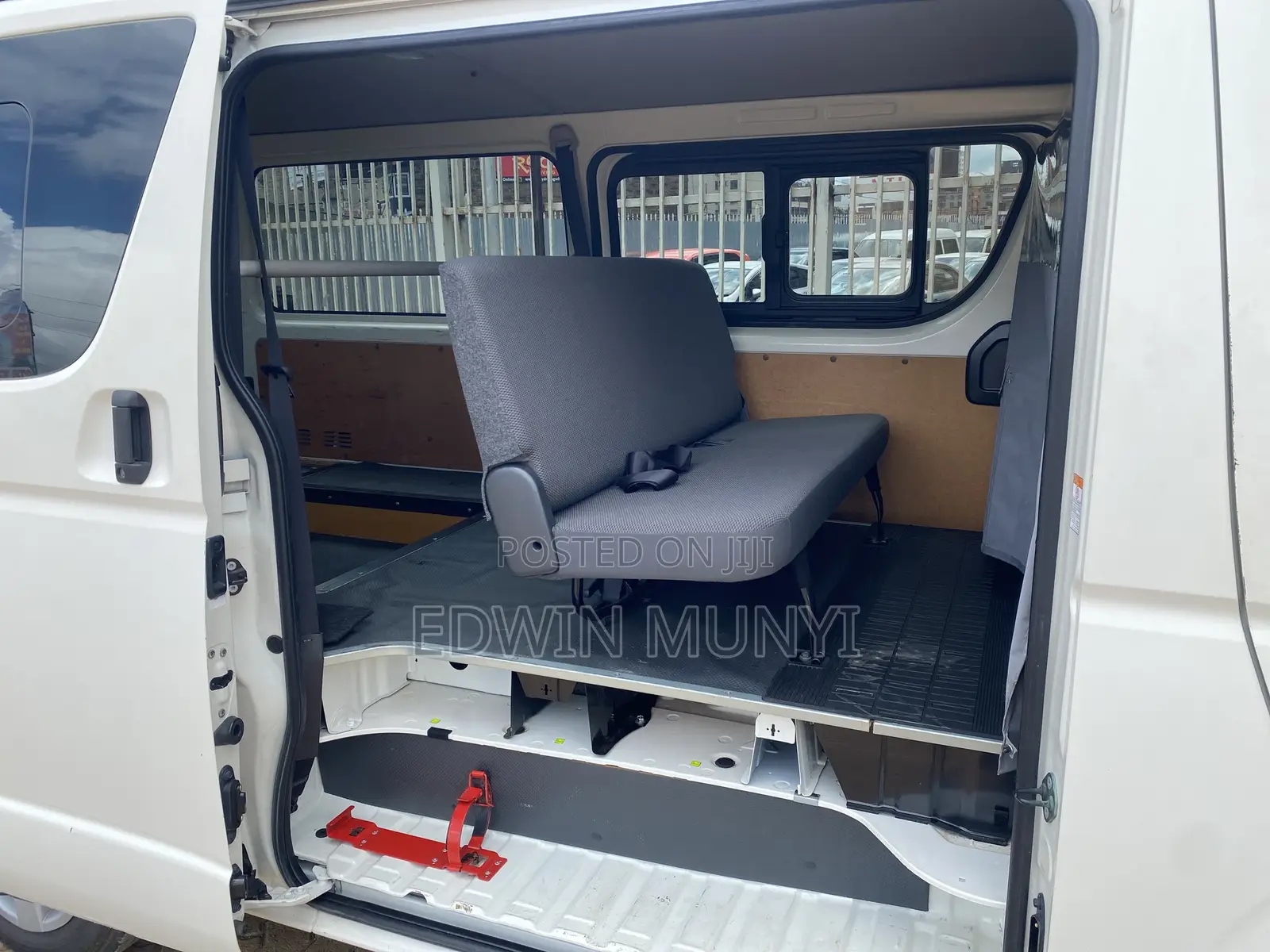 Toyota HiAce 2018 White